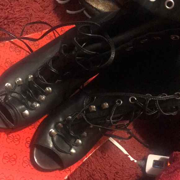 Guess Heels - Picture 2 of 4